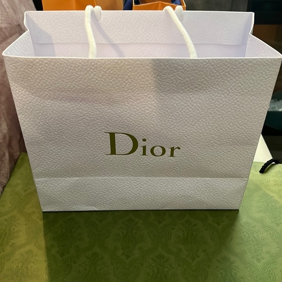 🤍💜DIOR🤍💜 shopping bag✨ Will give bag if someone buy’s Dior from me 🥰 - Picture 1 of 4